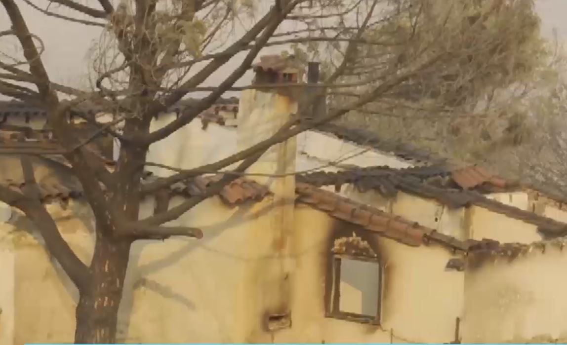 Στάχτη και αποκαΐδια στον Αβάντα Αλεξανδρούπολης – Κάηκαν τέσσερα σπίτια και αποθήκες – Η ΕΡΤ στο σημείο