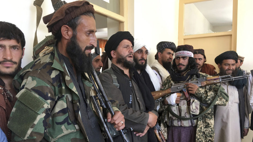 Ο ηγέτης των Ταλιμπάν στο Αφγανιστάν αποδικιμάζει επιθέσεις στο εξωτερικό: Δεν είναι «τζιχάντ»