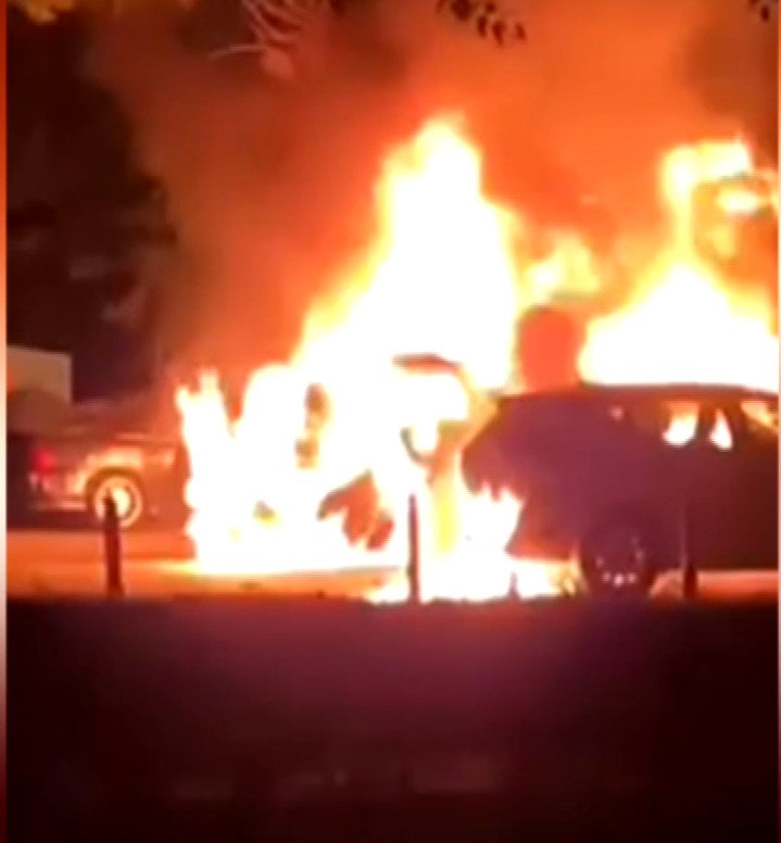 Καλαμαριά: Αναστάτωση τα ξημερώματα από φωτιά σε αυτοκίνητα