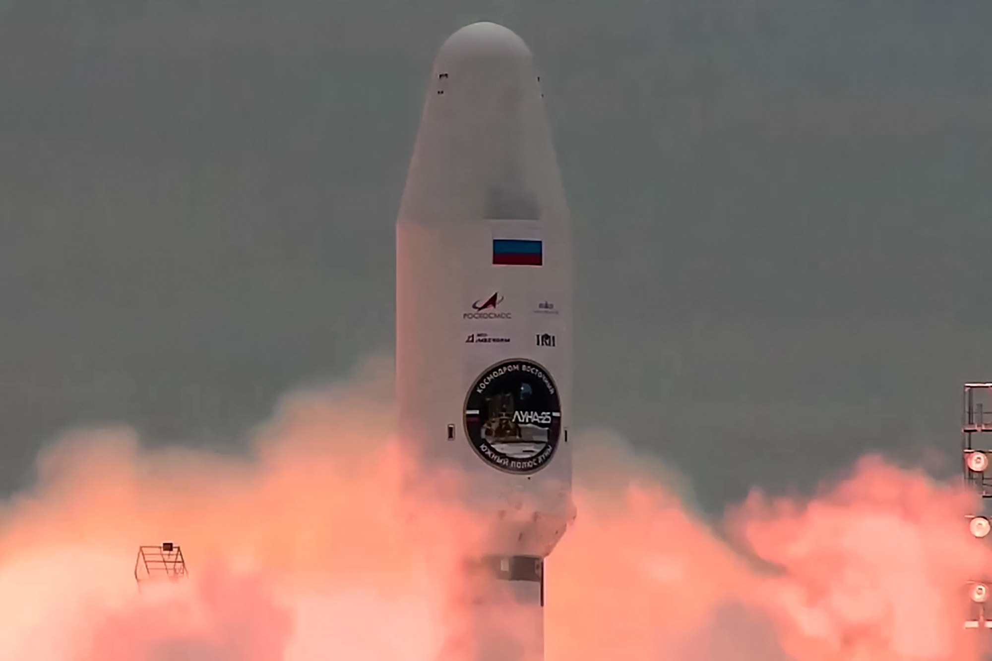 Εκτοξεύτηκε ρωσικός πύραυλος με προορισμό τη Σελήνη