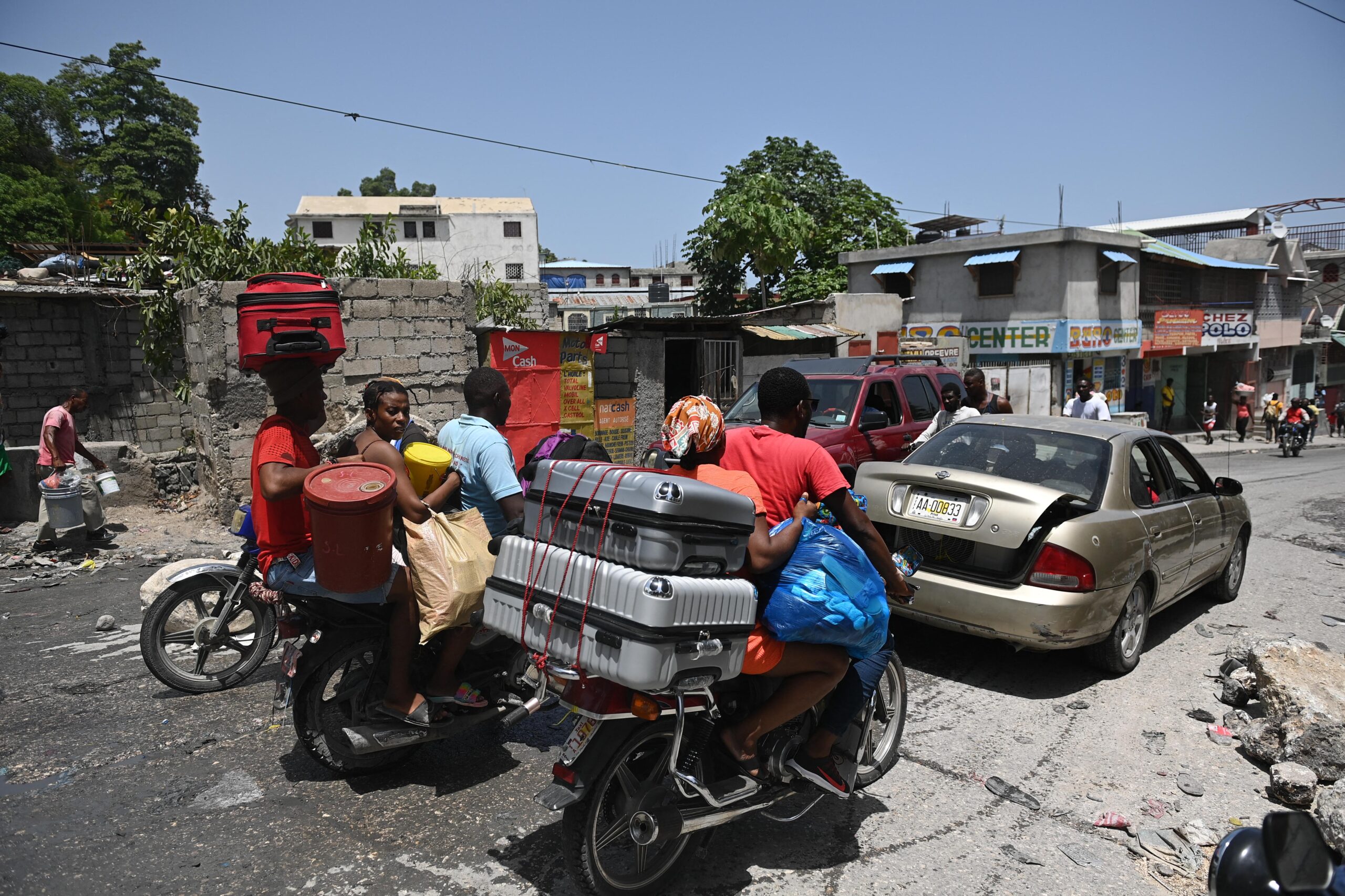 Αϊτή: Χιλιάδες πολίτες εγκαταλείπουν συνοικία της πρωτεύουσας για να γλιτώσουν από βίαιη συμμορία
