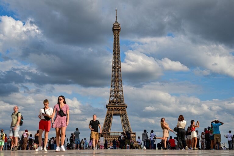 Γαλλία: Κλειστός ο Πύργος του Άιφελ λόγω απεργίας του προσωπικού