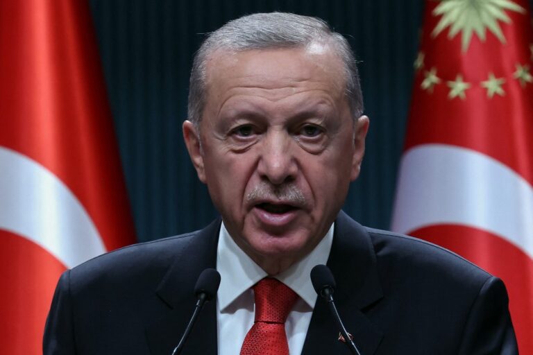 Ερντογάν: Εργαζόμαστε με όλες μας τις δυνάμεις για να αυξήσουμε τους φίλους μας και να μειώσουμε τους εχθρούς μας