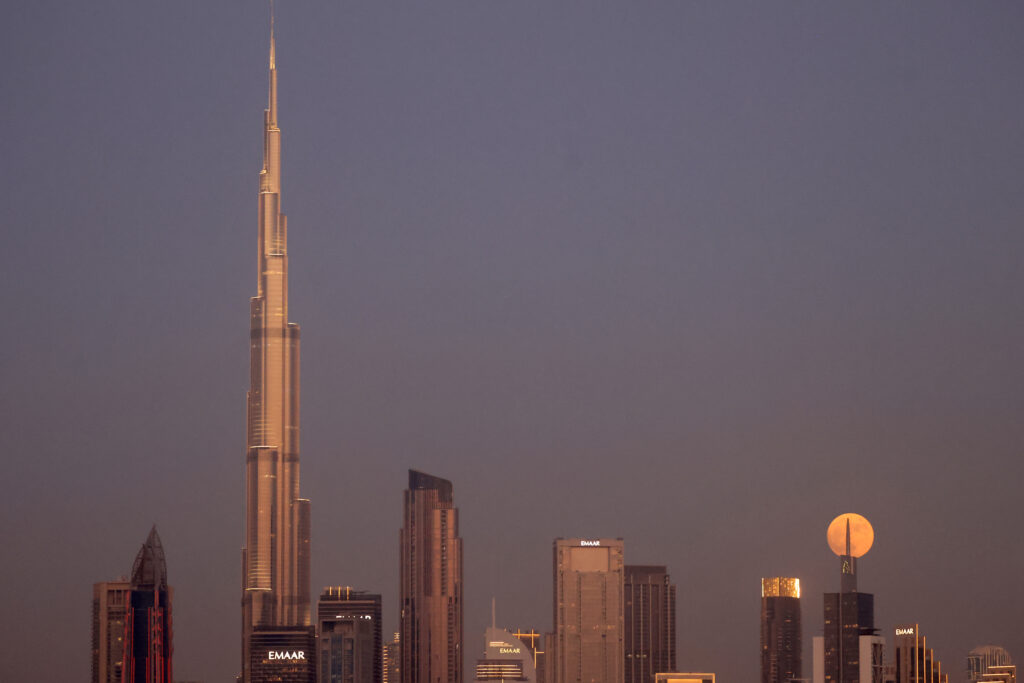 The 'blue moon' lit up the sky around the world – Mesmerizing images