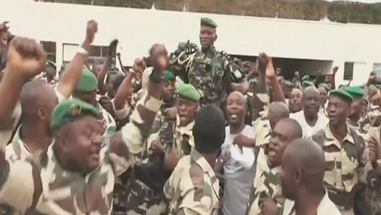 Η Βρετανία καταδίκασε την αντισυνταγματική κατάληψη της εξουσίας από τον στρατό στην Γκαμπόν