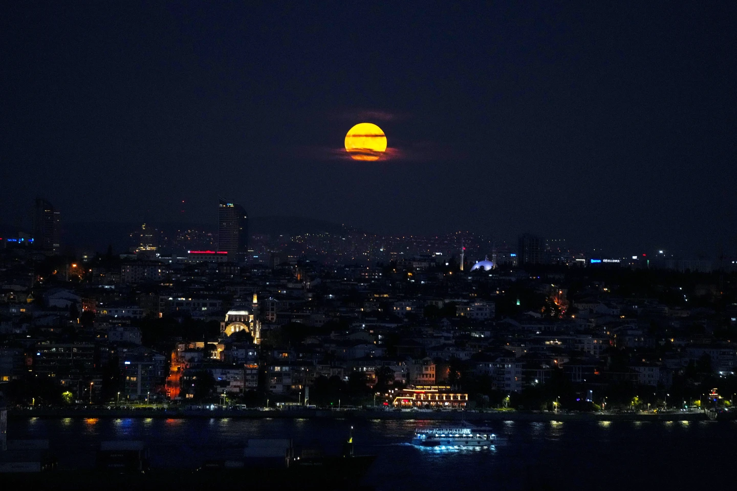 12 Η «Πανσέληνος του Οξύρρυγχου» ανά τον κόσμο – Εντυπωσιακές εικόνες από κάθε γωνιά του πλανήτη