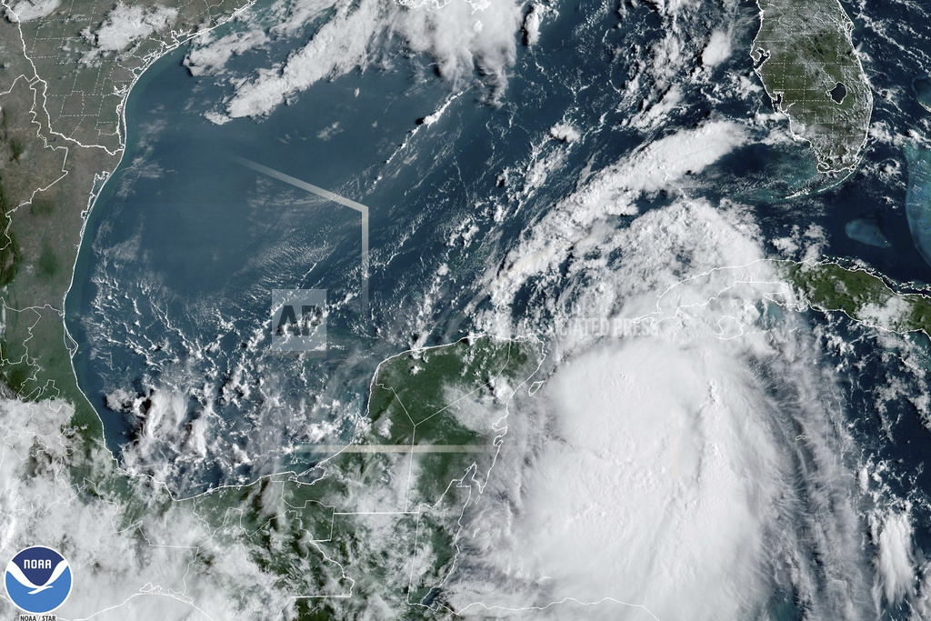Η τροπική καταιγίδα Ιντάλια μετατρέπεται σε τυφώνα καθώς πλησιάζει στη Φλόριντα