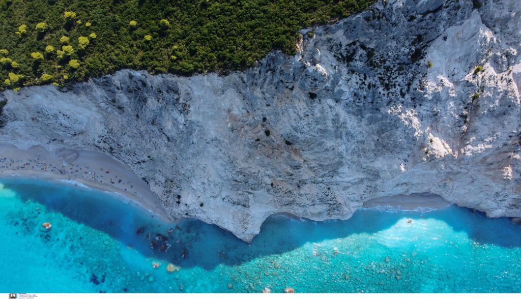 Γαλλική Vogue: Οι Κυκλάδες στην κορυφή της λίστας με τους καλύτερους καλοκαιρινούς προορισμούς