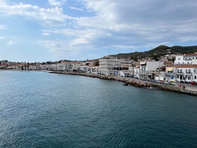 Καλαμάτα: Πεζοπορία σε Ύδρα και Σπέτσες με τον ΕΟΣ