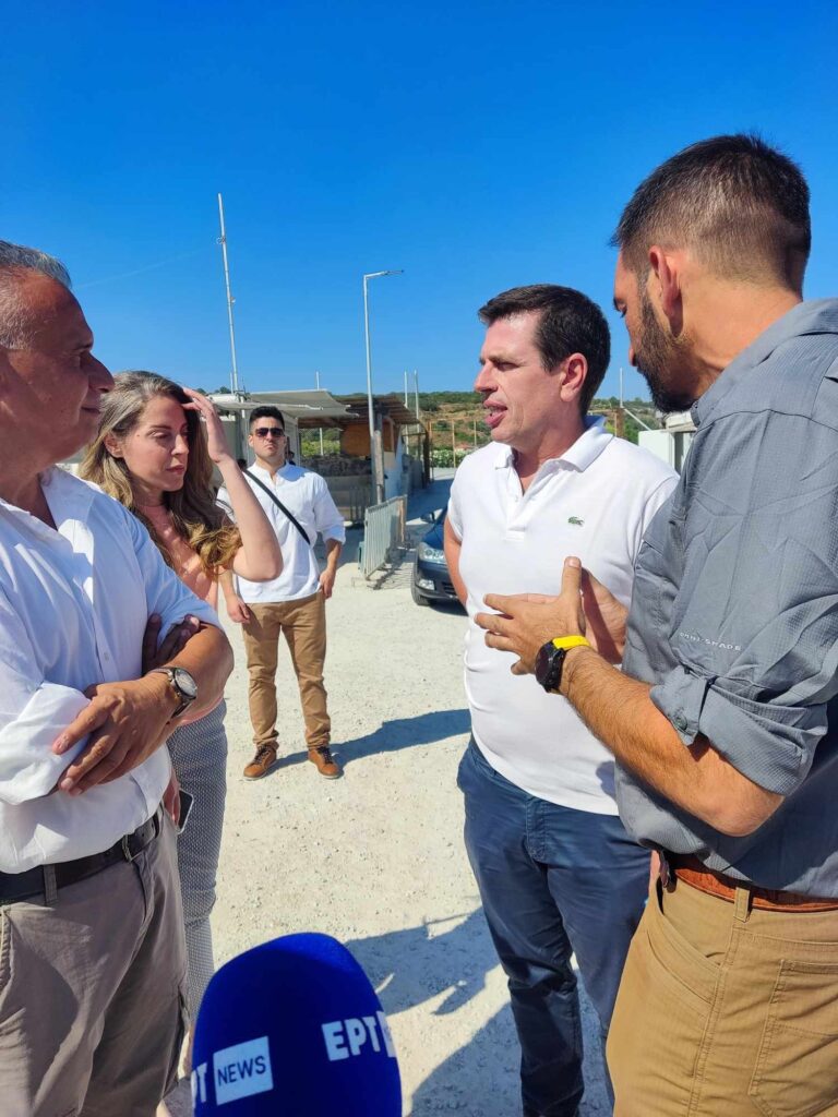 Λέσβος: Επίσκεψη του Υπουργού Μετανάστευσης Δ. Καιρίδη σε δομές φιλοξενίας αιτούντων ασύλου (φωτό-βίντεο)