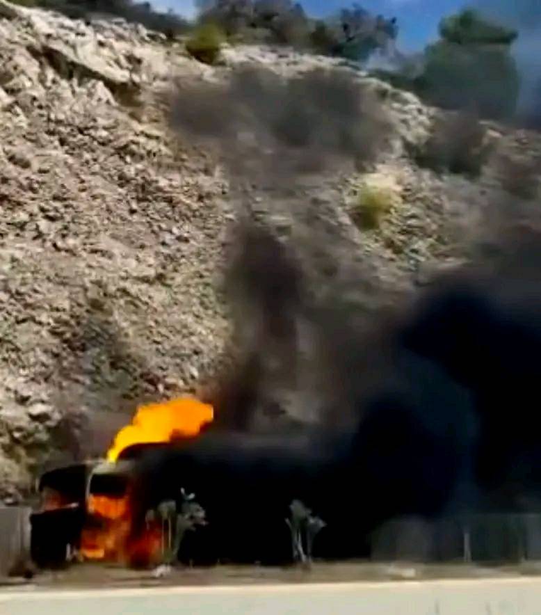 Πυρκαγιά σε βυτίο με υγροποιημένο αέριο:  Διακοπές κυκλοφορίας στην Αθηνών – Κορίνθου και σε δρομολόγια του Προαστιακού (video)