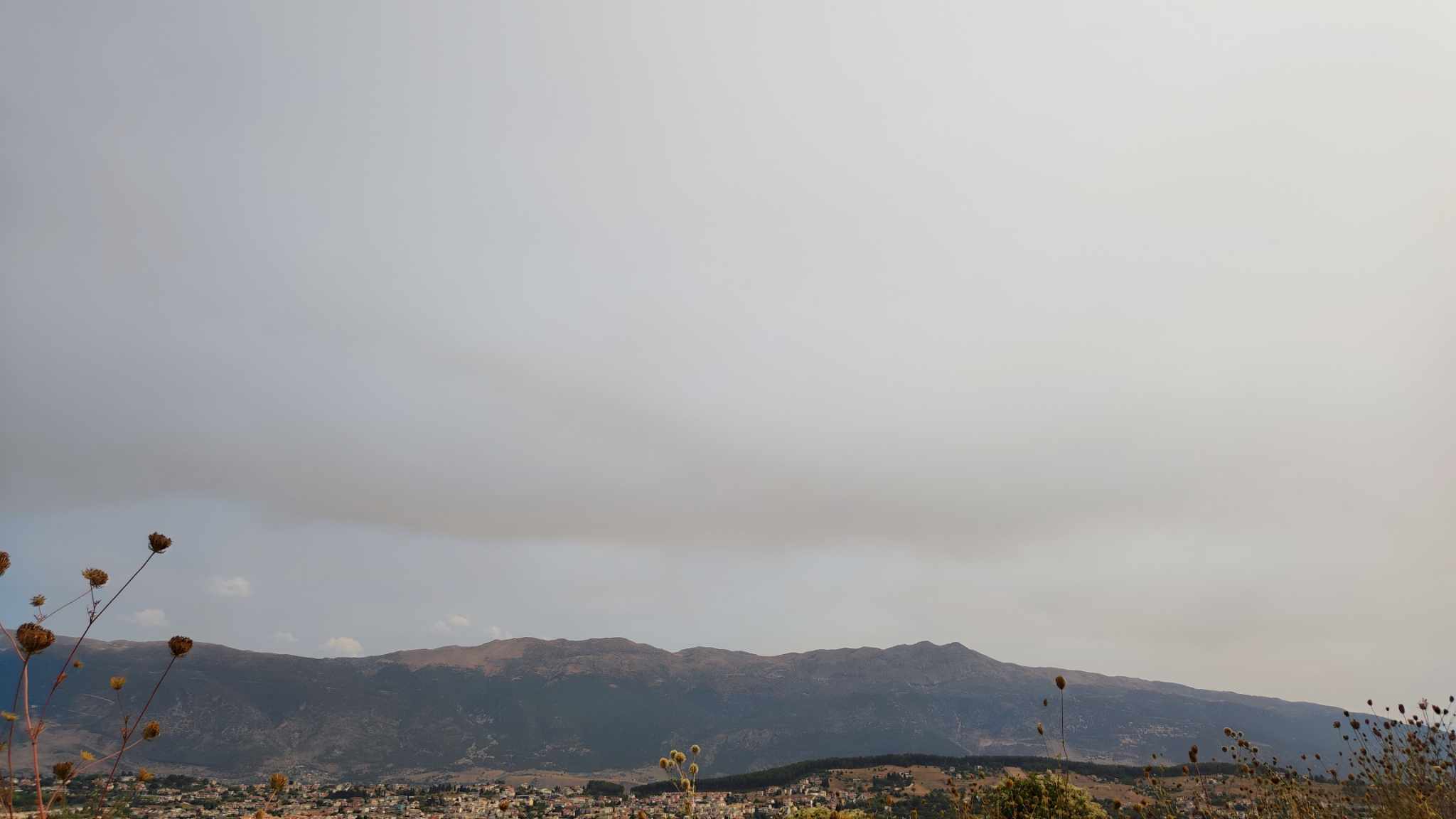 Ιωάννινα: Πυκνοί καπνοί από την πυρκαγιά της Αλεξανδρούπολης έχουν καλύψει την Ήπειρο – Δείτε εικόνες
