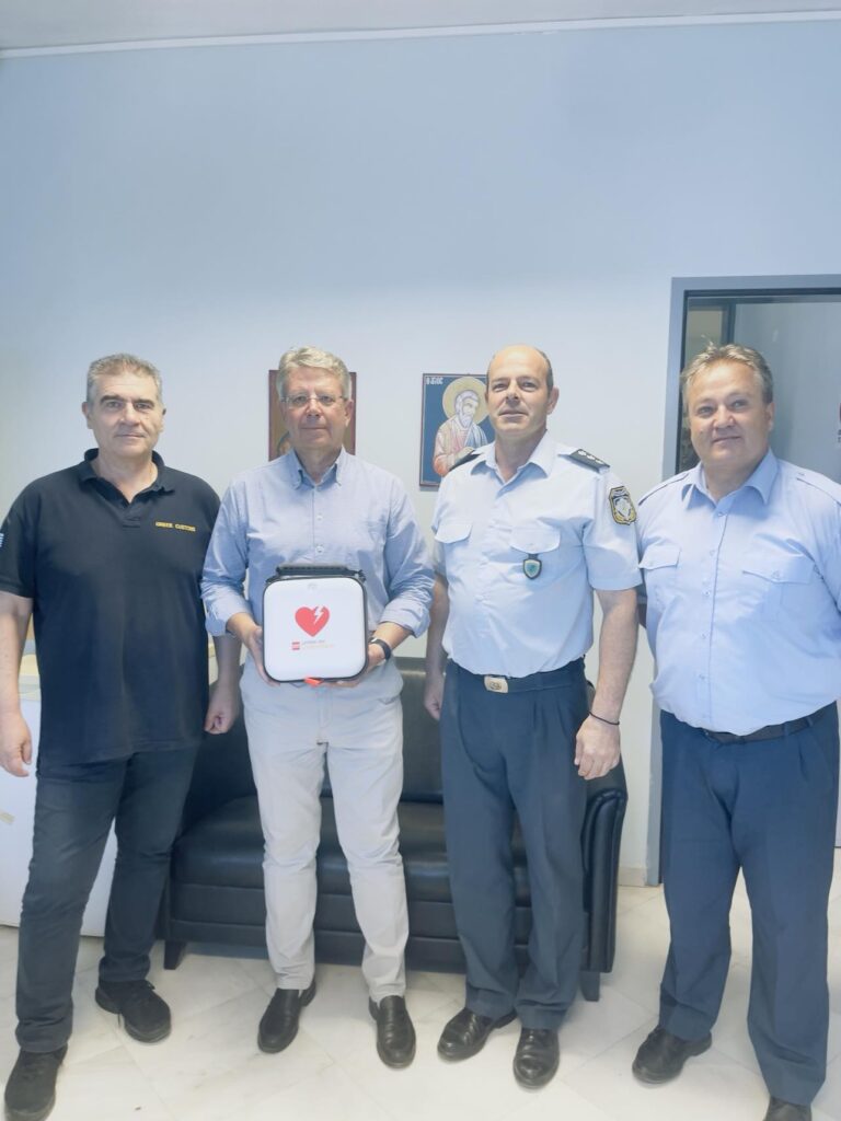 Φλώρινα: Παράδοση απινιδωτή στον μεθοριακό σταθμό Νίκης