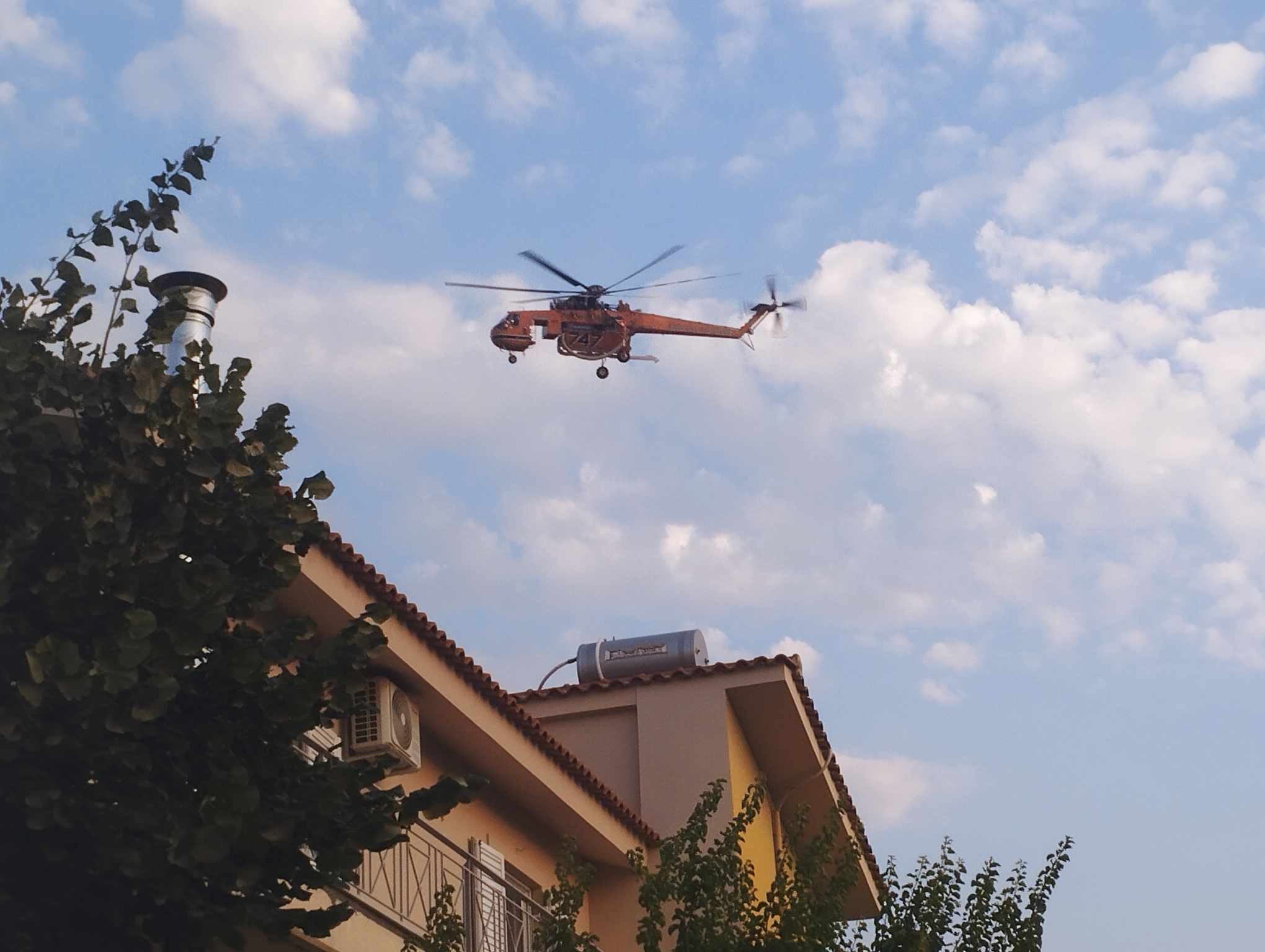 Πάτρα: Πυρκαγιά σε δασική έκταση στη Σκιόεσσα