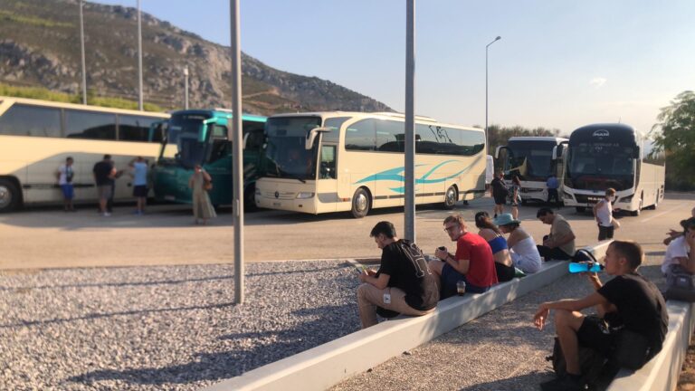 Καλαμάτα: Μεγάλη ταλαιπωρία για όσους ταξιδεύουν από και προς την Αθήνα (video)