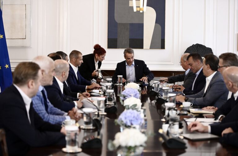 Μέτρα για την πάταξη της οπαδικής βίας – Κ. Μητσοτάκης: Λουκέτο στις λέσχες οπαδών, στην ΕΛΑΣ ο έλεγχος των οργανωμένων στα γήπεδα