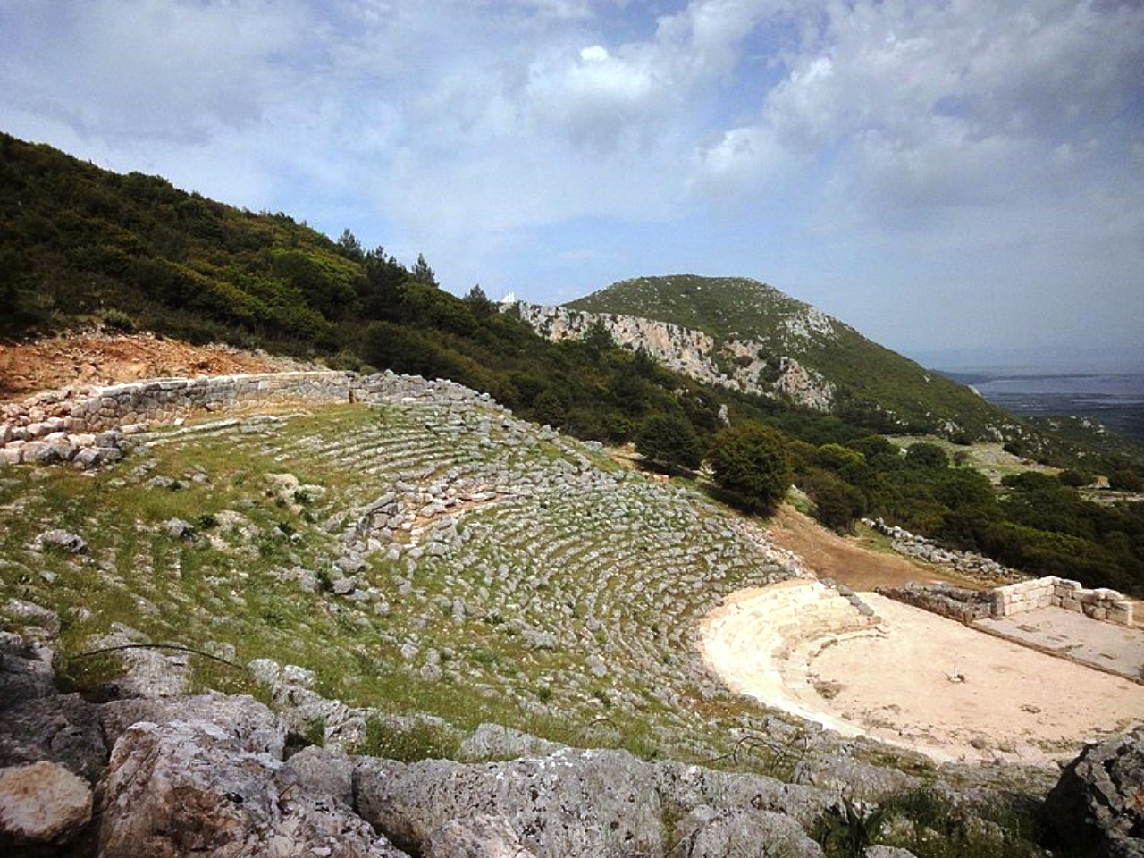 Μετά από 21 αιώνες ανοίγει ξανά το άγνωστο αρχαίο θέατρο της Κασσώπης