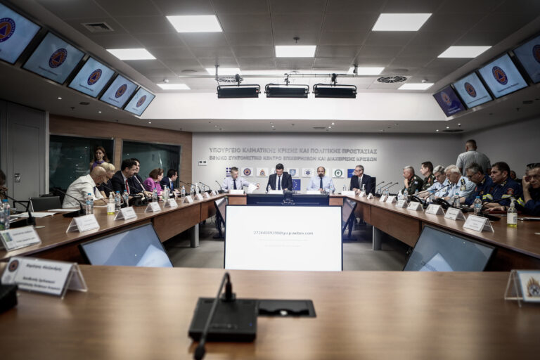 Πυρκαγιές: Έκτακτη διυπουργική σύσκεψη στο Υπουργείο Πολιτικής Προστασίας – Ενισχύσεις από Ρουμανία και Κύπρο