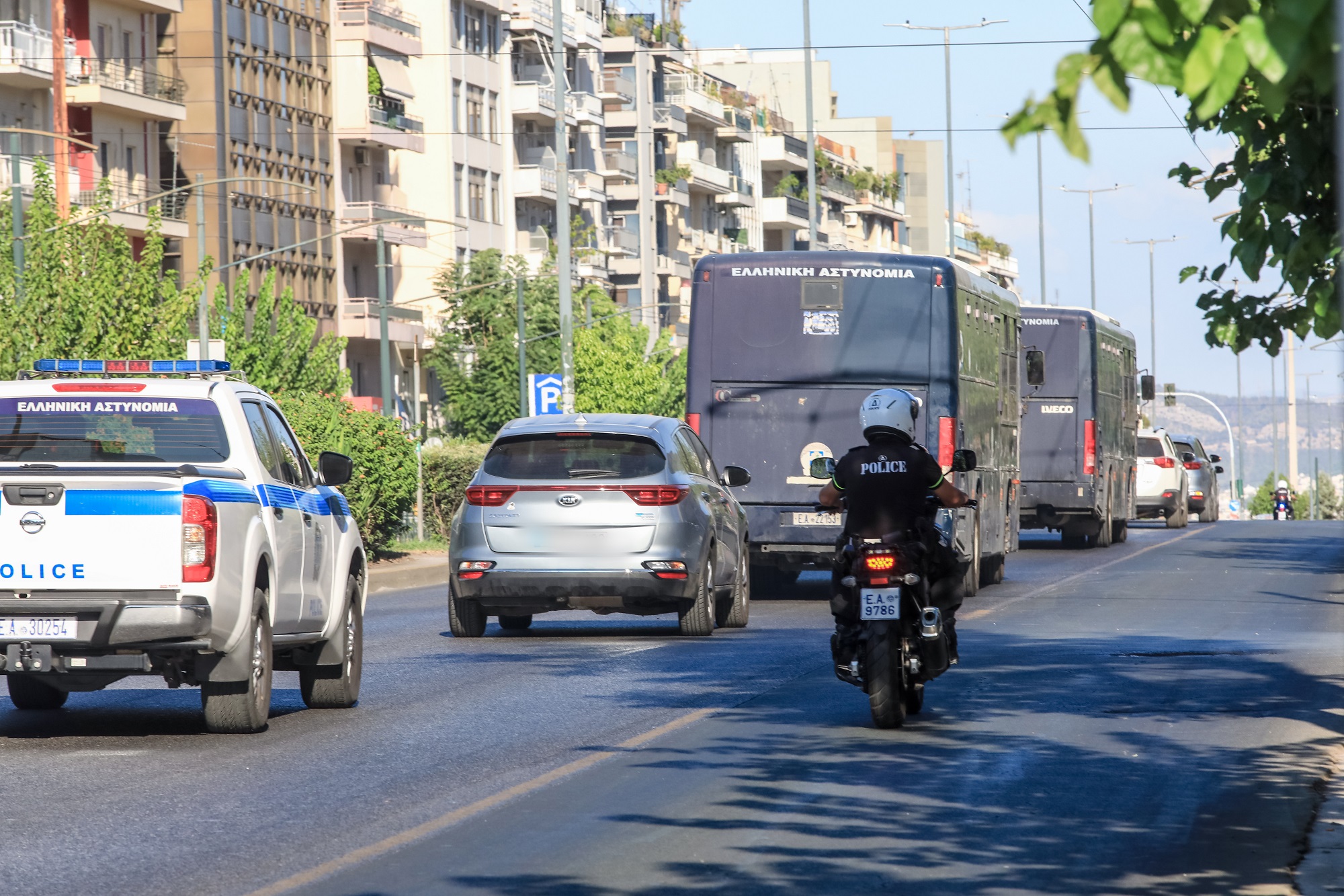 Σε εξέλιξη οι μεταγωγές των 105 χούλιγκαν σε 16 φυλακές – Εντολές να μην υπάρχουν επαφές που θα μπορούσαν να οδηγήσουν σε συμπλοκές