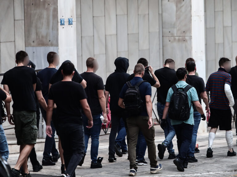 Προφυλακιστέοι και οι 105 κατηγορούμενοι για τα άγρια επεισόδια στη Νέα Φιλαδέλφεια
