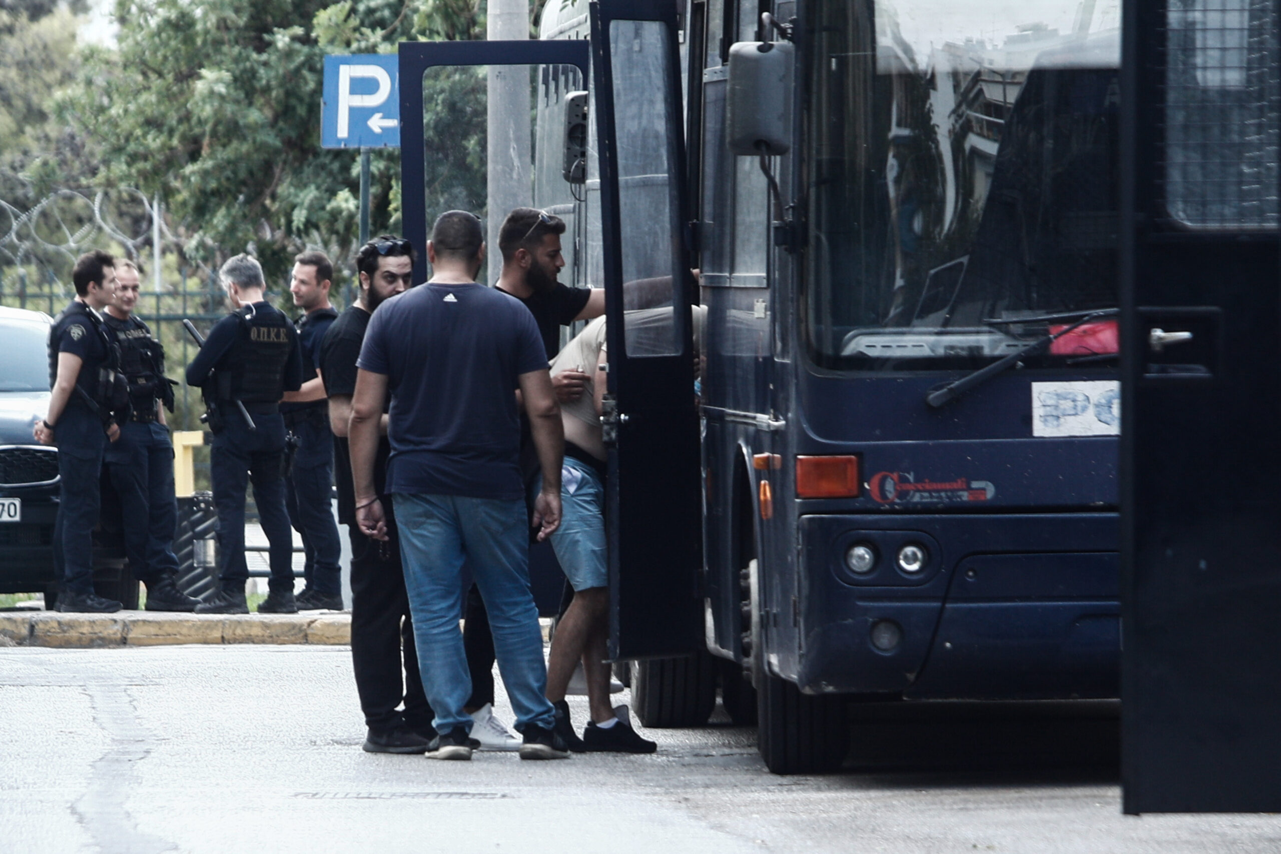 [362922] ΑΠΟΛΟΓΙΕΣ ΣΤΟΥΣ ΑΝΑΚΡΙΤΕΣ ΤΩΝ ΣΥΛΛΗΦΘΕΝΤΩΝ ΓΙΑ ΤΗΝ ΔΟΛΟΦΟΝΙΑ ΤΟΥ 29ΧΡΟΝΟΥ ΚΑΙ ΤΑ ΕΠΕΙΣΟΔΙΑ ΣΤΗ ΝΕΑ ΦΙΛΑΔΕΛΦΕΙΑ(ΣΩΤΗΡΗΣ ΔΗΜΗΤΡΟΠΟΥΛΟΣ/EUROKINISSI)
