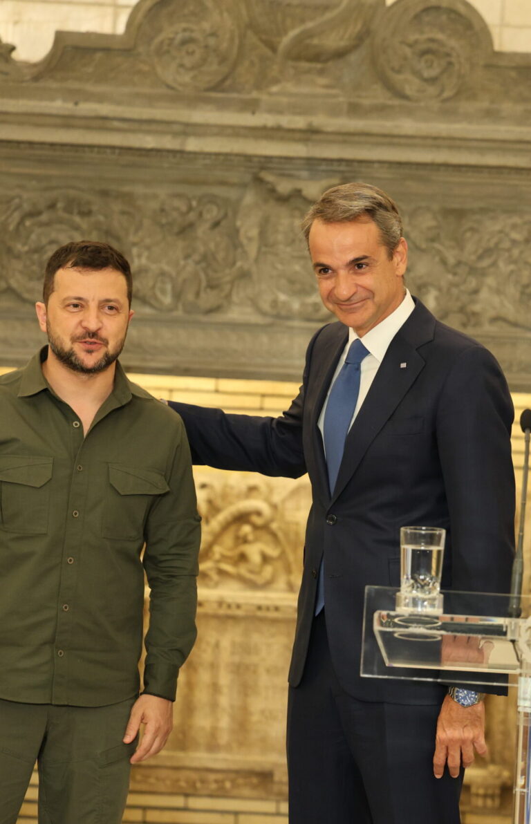 Το παρασκήνιο της επίσκεψης Ζελένσκι στην Αθήνα – Η έμπρακτη στήριξη της Ελλάδας στην Ουκρανία και το ηχηρό «ευχαριστώ»