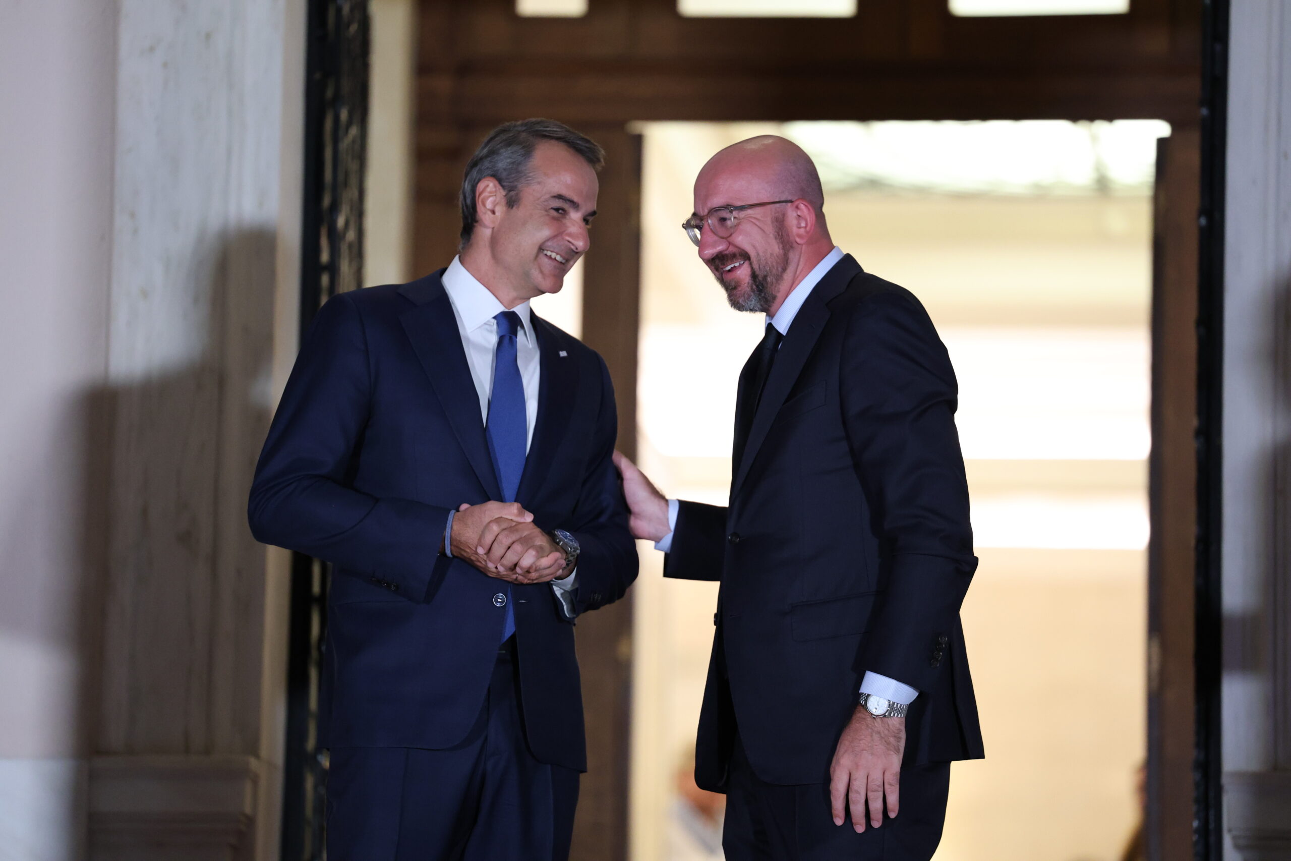 [363048] ΑΤΥΠΟ ΔΕΙΠΝΟ ΤΟΥ ΠΡΩΘΥΠΟΥΡΓΟΥ ΚΥΡΙΑΚΟΥ ΜΗΤΣΟΤΑΚΗ ΜΕ ΤΟΥΣ ΗΓΕΤΕΣ ΚΑΙ ΤΟΥΣ ΕΠΙΚΕΦΑΛΕΙΣ ΤΩΝ ΕΥΡΩΠΑΪΚΩΝ ΘΕΣΜΩΝ  (ΓΙΩΡΓΟΣ ΚΟΝΤΑΡΙΝΗΣ / EUROKINISSI)