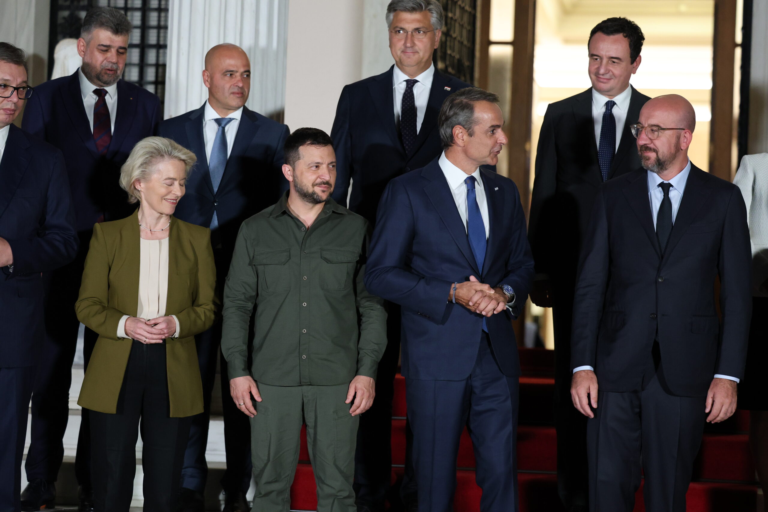 [363048] ΑΤΥΠΟ ΔΕΙΠΝΟ ΤΟΥ ΠΡΩΘΥΠΟΥΡΓΟΥ ΚΥΡΙΑΚΟΥ ΜΗΤΣΟΤΑΚΗ ΜΕ ΤΟΥΣ ΗΓΕΤΕΣ ΚΑΙ ΤΟΥΣ ΕΠΙΚΕΦΑΛΕΙΣ ΤΩΝ ΕΥΡΩΠΑΪΚΩΝ ΘΕΣΜΩΝ  (ΓΙΩΡΓΟΣ ΚΟΝΤΑΡΙΝΗΣ / EUROKINISSI)