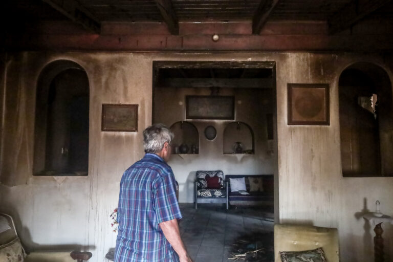 «Στάχτη» οι κόποι μιας ζωής: Δάκρυα και απογοήτευση έφερε η επόμενη μέρα