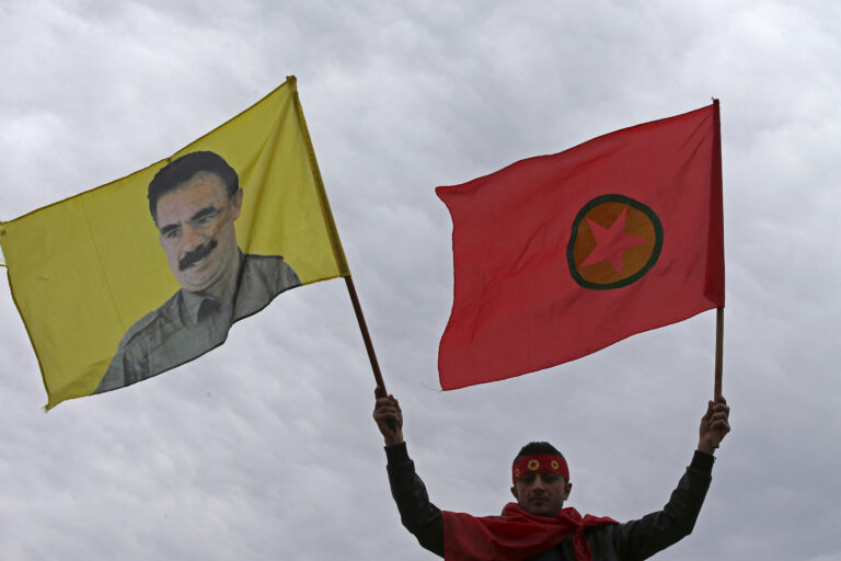 Τρία μέλη του PKK σκοτώθηκαν από πλήγμα τουρκικού αεροσκάφους την στιγμή επίσκεψης Τούρκων Υπουργών στο Ιρακινό Κουρδιστάν