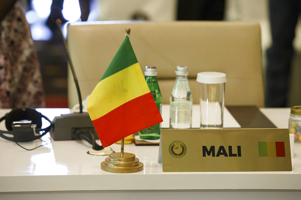 Αναστέλλονται οι εκδόσεις βίζας ανάμεσα σε Γαλλία και Μαλί κλιμακώνοντας την ένταση στην περιοχή του Σαχέλ