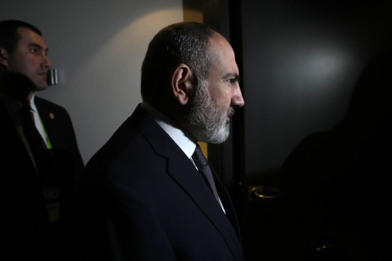 Αρμενία-Αζερμπαϊτζάν: Ξαναρχίζουν οι ειρηνευτικές συνομιλίες – Τι λένε οι ηγέτες Ιλχάμ Αλίγιεφ και Νικόλ Πασινιάν