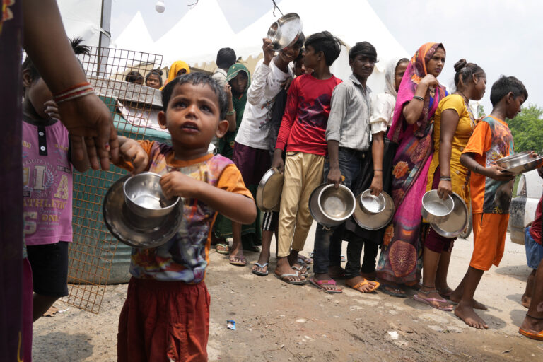 Από ακραία υψηλές θερμοκρασίες υποφέρουν τα παιδιά στη Νότια Ασία σύμφωνα με την UNICEF