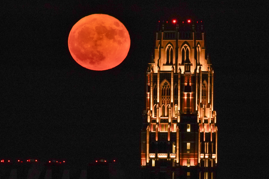 Tennessee Supermoon Η «Πανσέληνος του Οξύρρυγχου» ανά τον κόσμο – Εντυπωσιακές εικόνες από κάθε γωνιά του πλανήτη