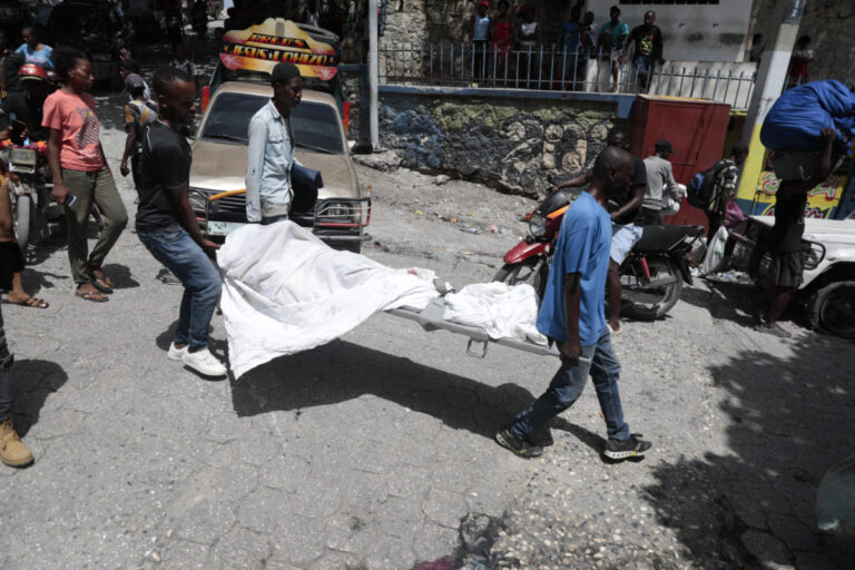 Αιματηρή επίθεση συμμορίας στην Αϊτή – Τουλάχιστον επτά νεκροί