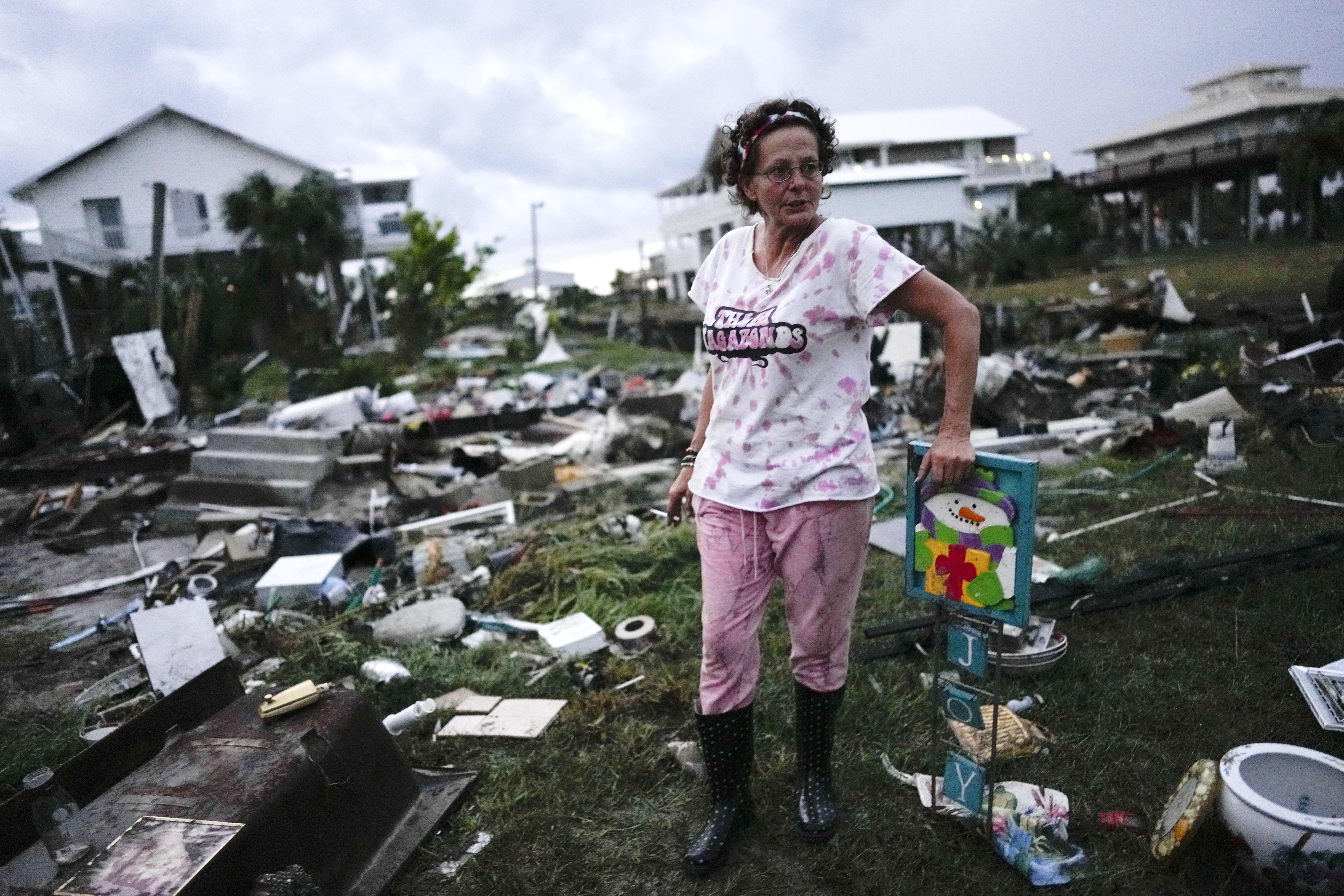 ΗΠΑ: Η καταιγίδα Ιντάλια συνεχίζει την πορεία της προς τα νοτιοανατολικά, ενώ η Φλόριντα μετρά τις ζημιές της