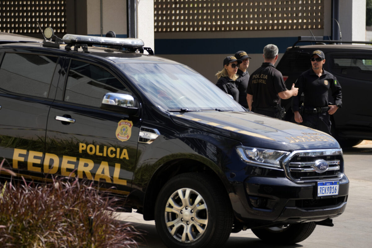 Βραζιλία: Ο Μπολσονάρου και η σύζυγός του αντιμέτωποι με την αστυνομία για το σκάνδαλο των κοσμημάτων