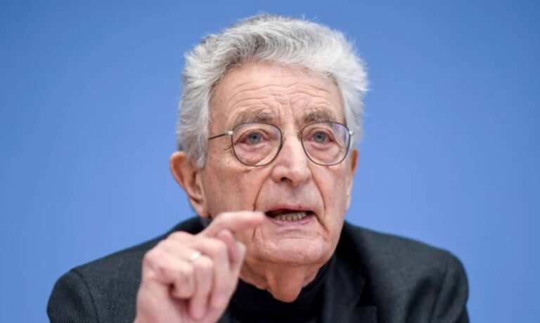 Γερμανία: Το ακροδεξιό κόμμα AfD είναι η «μεγαλύτερη απειλή» για τη δημοκρατία στη χώρα, προειδοποιεί ο πρώην ΥπΕΣ Γκ. Μπάουμ