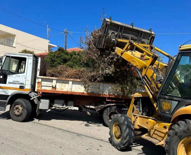 Πυρετωδώς εργάζονται για τους καθαρισμούς