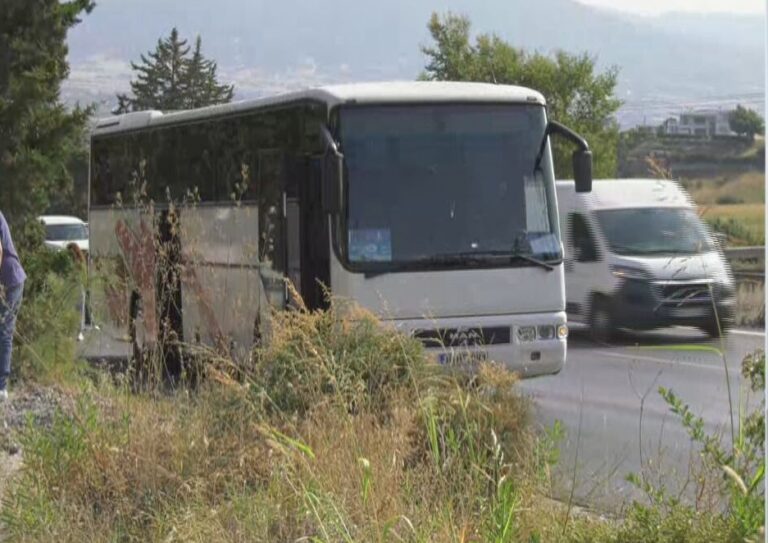Θεσσαλονίκη: Φωτιά σε τουριστικό λεωφορείο – Δεν υπήρξε κάποιος τραυματισμός