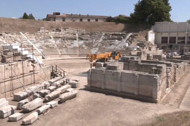 Το αρχαίο θέατρο Λάρισας παραδίδεται και πάλι στην πολιτιστική δημιουργία