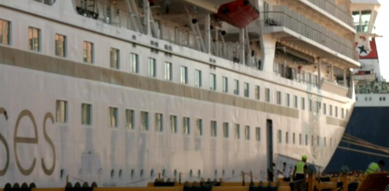Θεσσαλονίκη: Οι κρουαζιέρες γεμίζουν με κόσμο την άδεια πόλη τον Αύγουστο