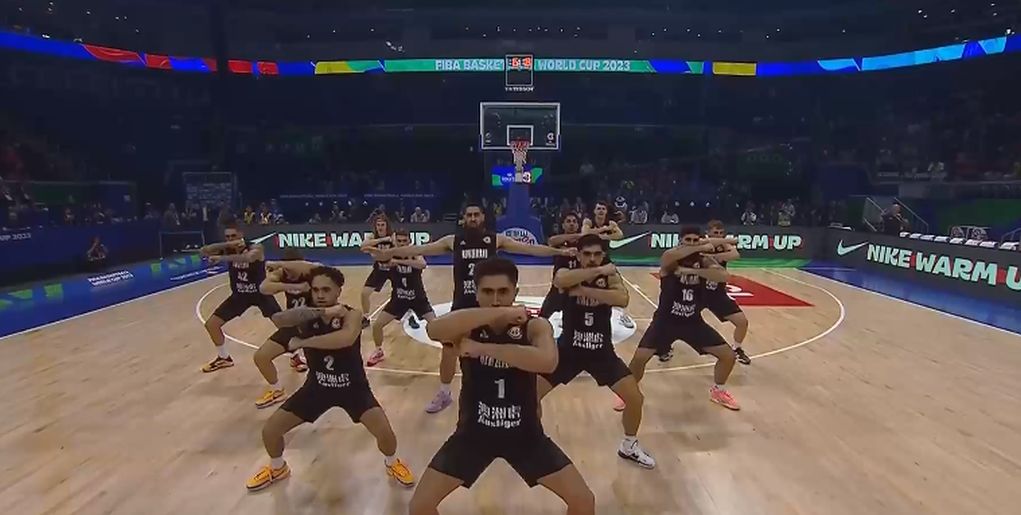 Οι παίκτες της Νέας Ζηλανδίας χόρεψαν “χάκα” πριν τον “τελικό” με την Ελλάδα (video)