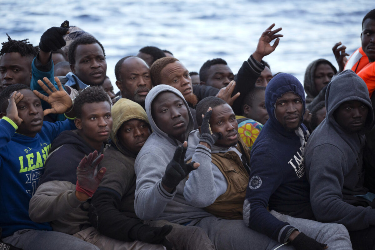 Ιταλός ΥΠΕΞ – Η εισροή μεταναστών ισχυρίζεται ότι φέρνει την Ιταλία σε κατάσταση εκτάκτου ανάγκης
