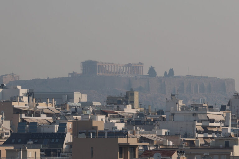 Βασιλακόπουλος: Tο τόσο νέφος προκαλεί παρόξυνση σε ανθρώπους με υποκείμενα νοσήματα – Σύσταση για χρήση μάσκας