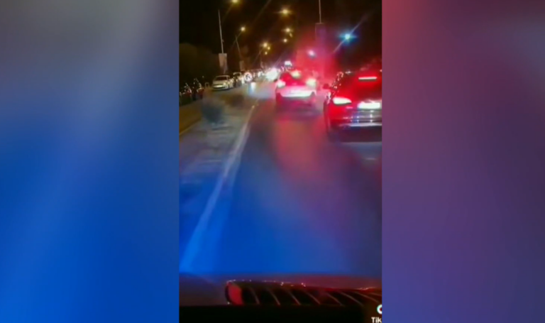 Χαλκιδική: “Μπλόκο” σε ασθενοφόρο του ΕΚΑΒ λόγω μποτιλιαρίσματος – Ανέβηκε σε νησίδα και μπήκε στο αντίθετο ρεύμα