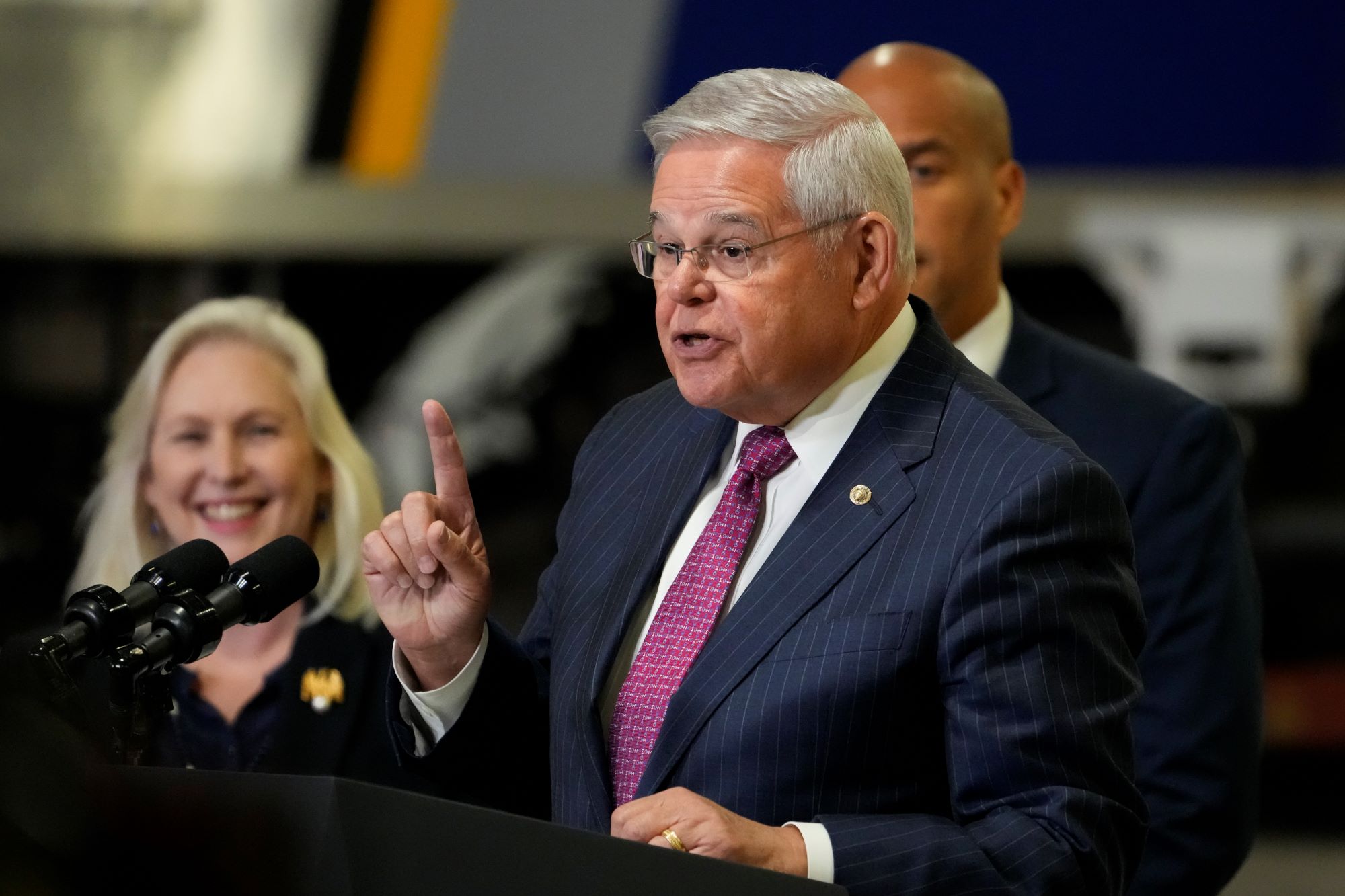 Menendez case: Senator released on $100,000 bail