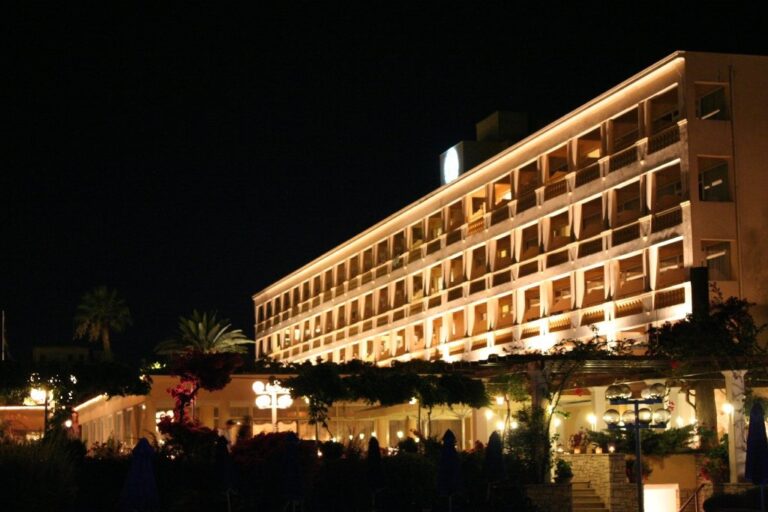 Κέρκυρα: Τέλος εποχής για το εμβληματικό Corfu Palace – Τι λέει στην ΕΡΤ ο Χρ. Φωκάς (video)