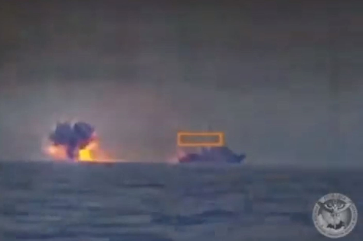 Πόλεμος στην Ουκρανία: «Aυτή είναι η θάλασσά μας» – Ουκρανοί δείχνουν πώς καταστρέφουν με θαλάσσια drone ρωσικά πλοία