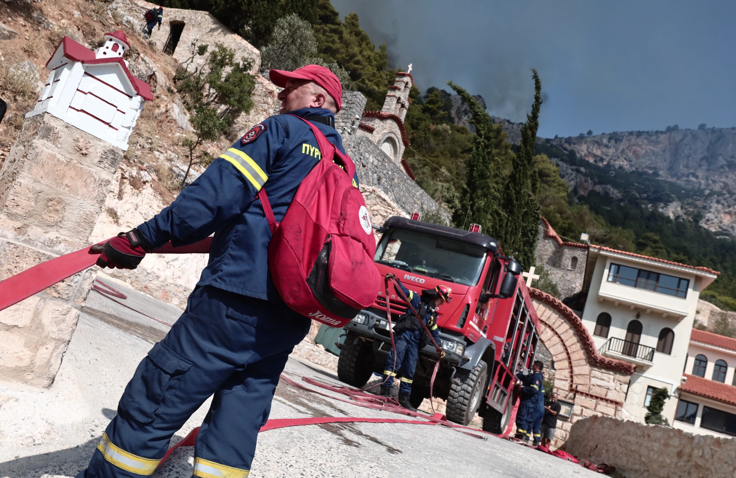 Ποιοι δρόμοι είναι κλειστοί λόγω της πυρκαγιάς στη περιοχή της Φυλής